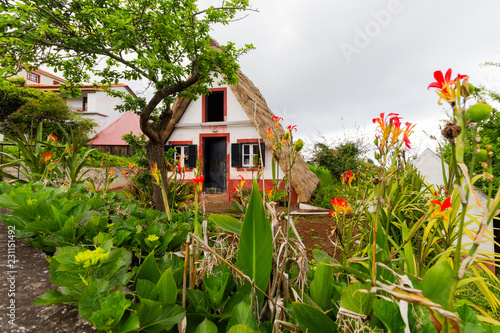 maison traditionnelle photo