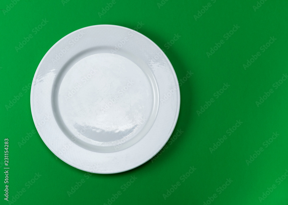 used white round plate with scratches used white round plate with scratches