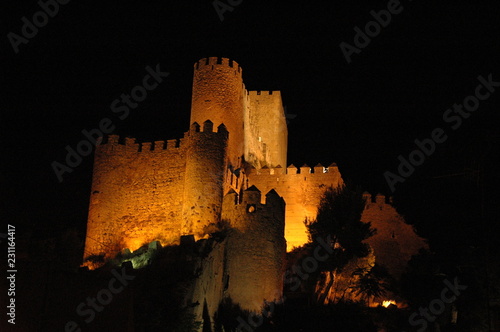 Castillo de Almansa de noche