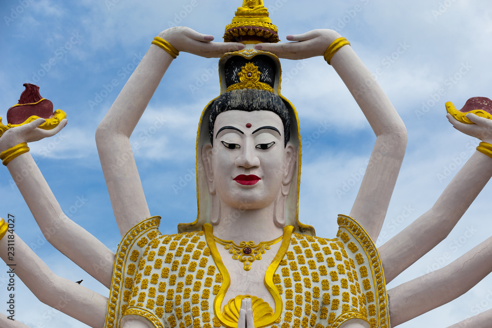 Obraz premium Close up 18 hands God statue (Guanyin), Koh Samui, Surat Thani, Thailand.