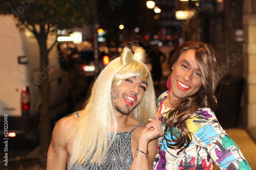Fotografia Drag queens enjoying a night out