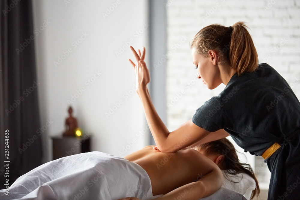 Full body massage in spa salon - obrazy, fototapety, plakaty 