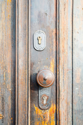 nice old handle and door