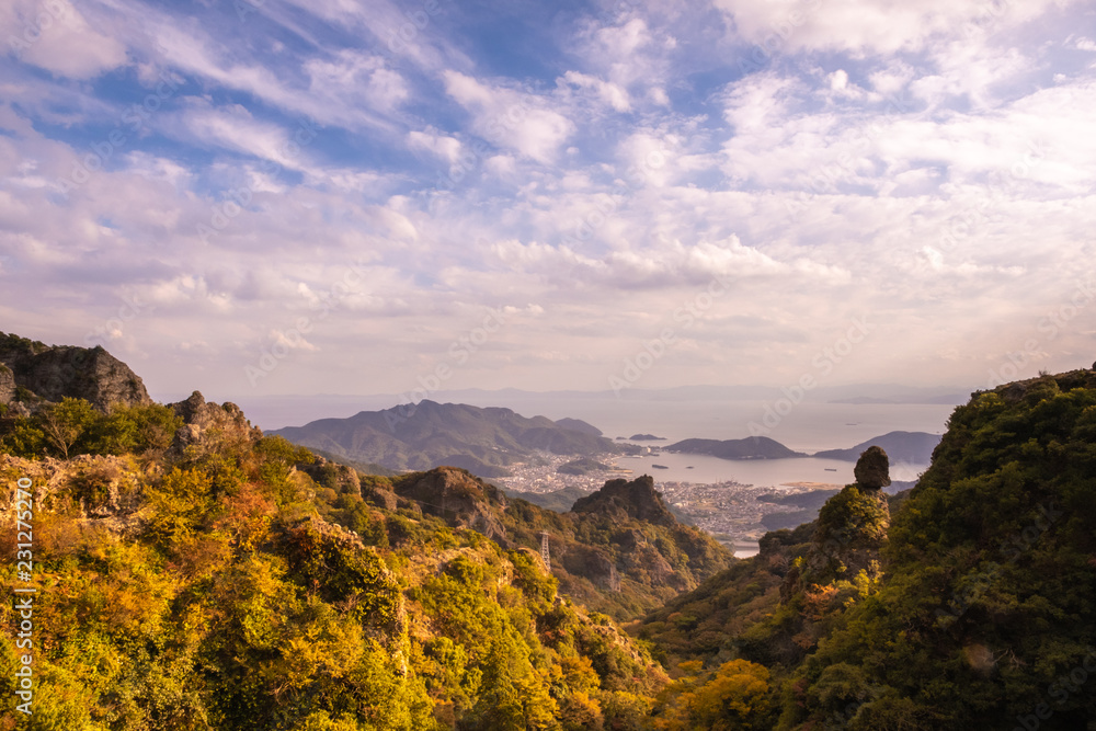 Naklejka premium 夕方の寒霞渓からみる小豆島