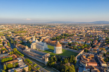 Fotobehang De scheve toren Luchtfoto kathedraal en scheve toren  © Aerial_Views
