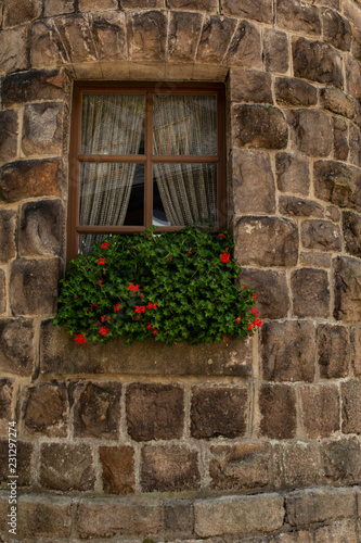 Mauer mit Fenster