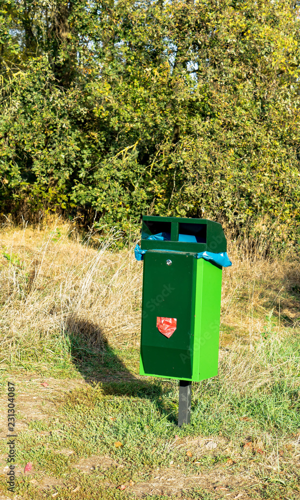 Müllcontainer- HundehelferPlastoktüten,zur aufnahme, Müllcontainer- HundehelferPlastoktüten,zur aufnahme,