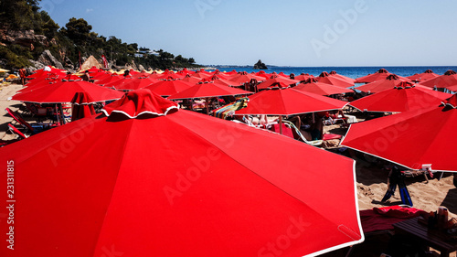 Parasole plażowe, Kefalonia, Grecja
