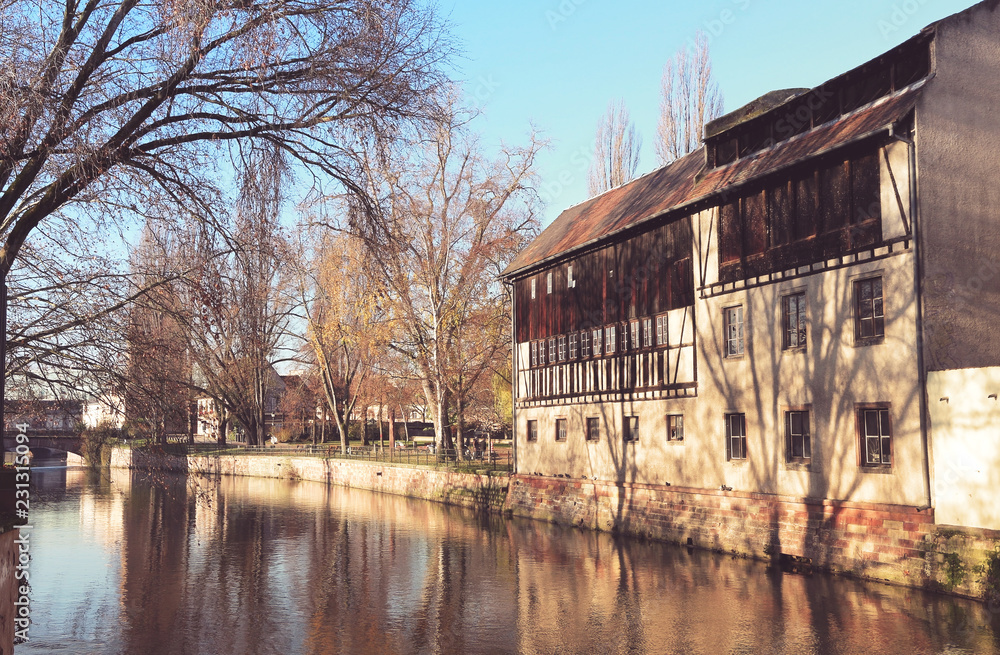 Φωτογραφία old town canal - Petite France - Strasbourg - Alsace - France