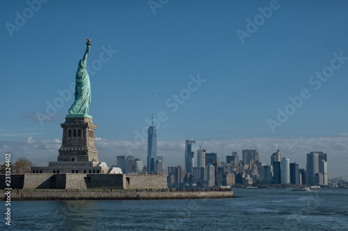 Statue of Liberty and Manhattan Skyline - Daytime © Tim