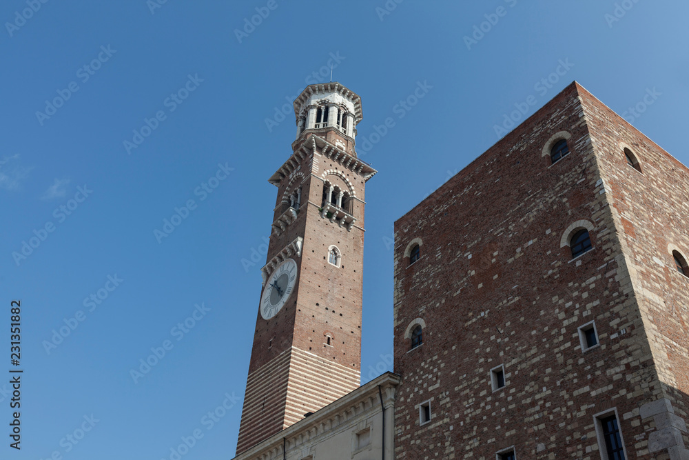 Башня Ламберти в Вероне