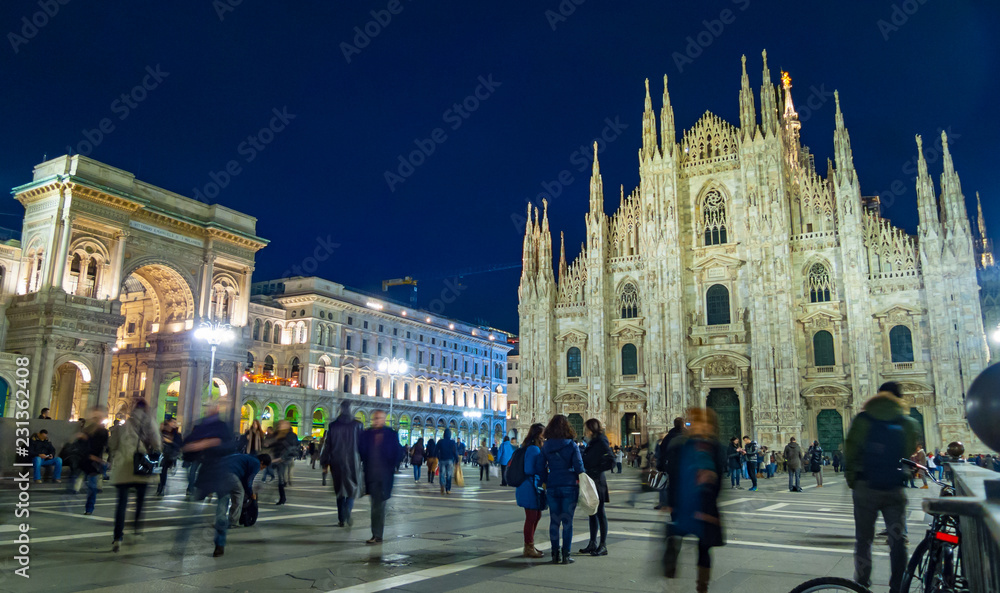 Night view of Piazza del Duomo in Milan
