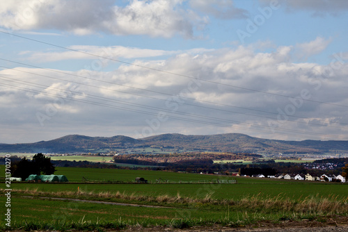 Berge Wiese Mittelgebirge Wolken