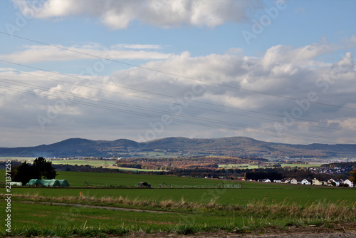 Berge Wiese Mittelgebirge Wolken