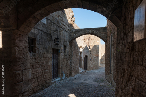 Fototapeta Naklejka Na Ścianę i Meble -  medieval streets of rhodes