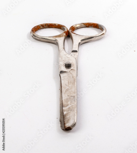 Close rusty steel scissors © Max Sokolov