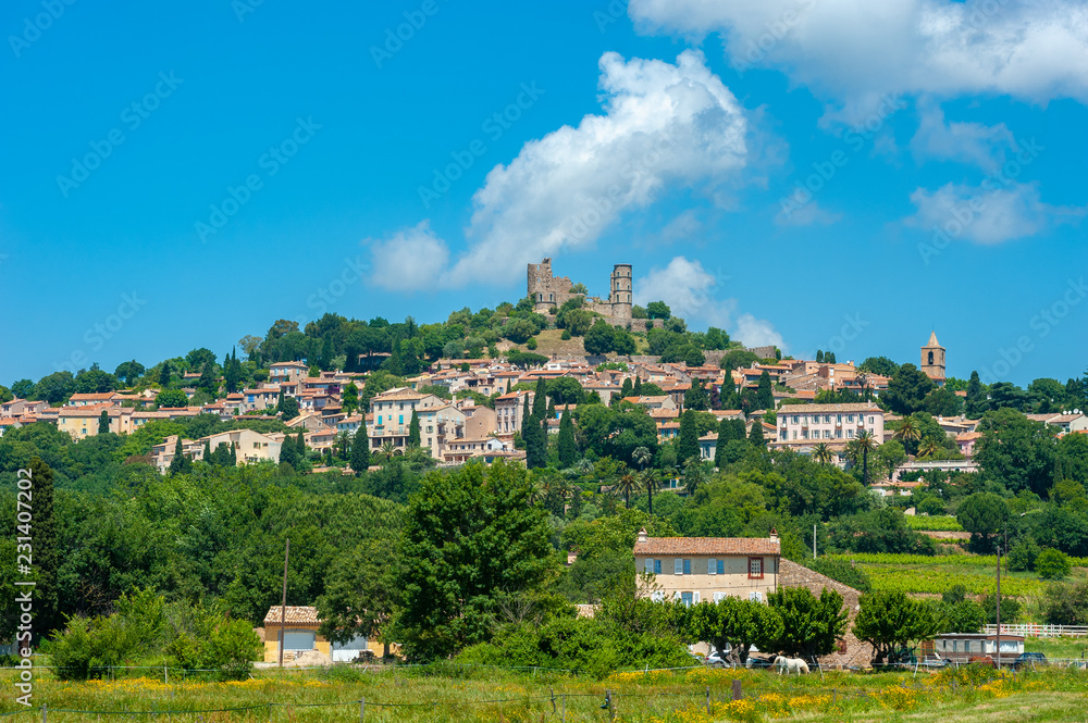 Obraz premium Townscape of Grimaud Village