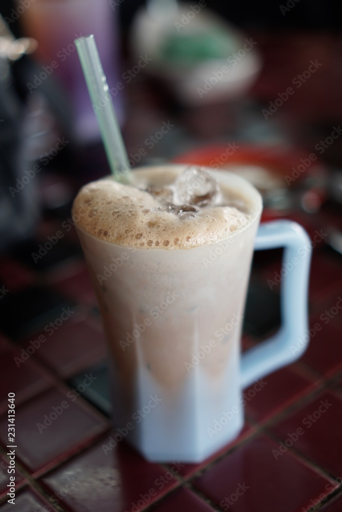 foamy iced white coffee / latte foamy iced white coffee / latte