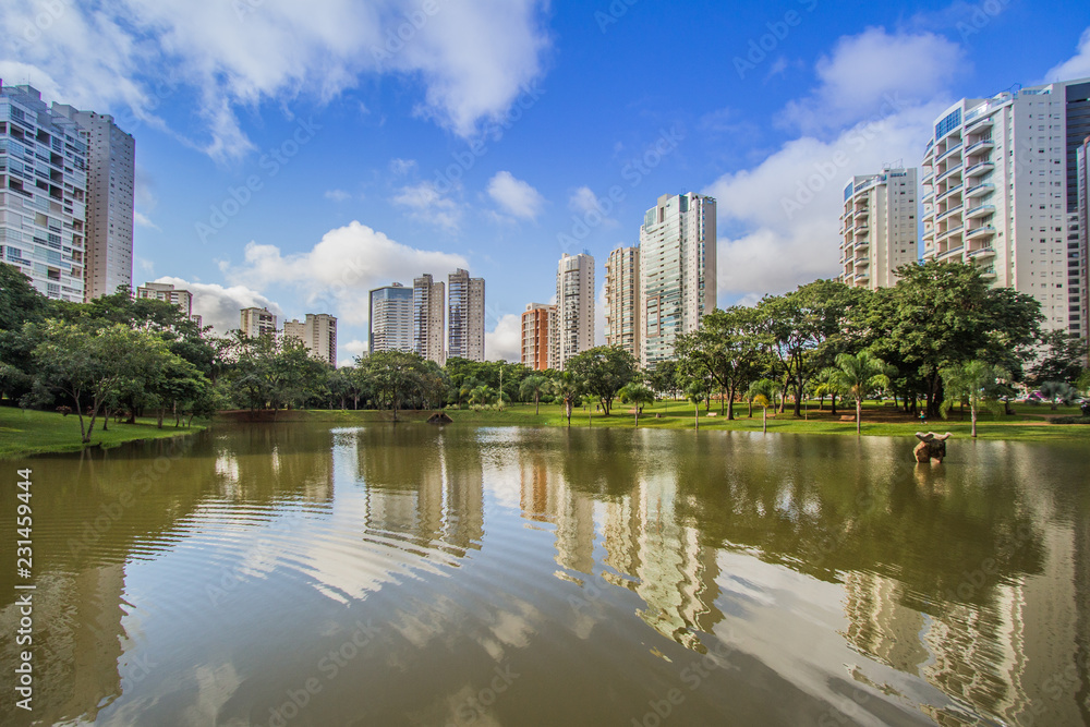 Os parques da Cidade de Goiânia-Goiás-Brazil são lindos e são usados pela população para lazer e turismo.