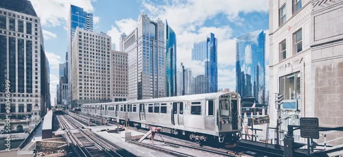 Naklejka na ścianę Podwyższony pociąg kolejowy w Chicago