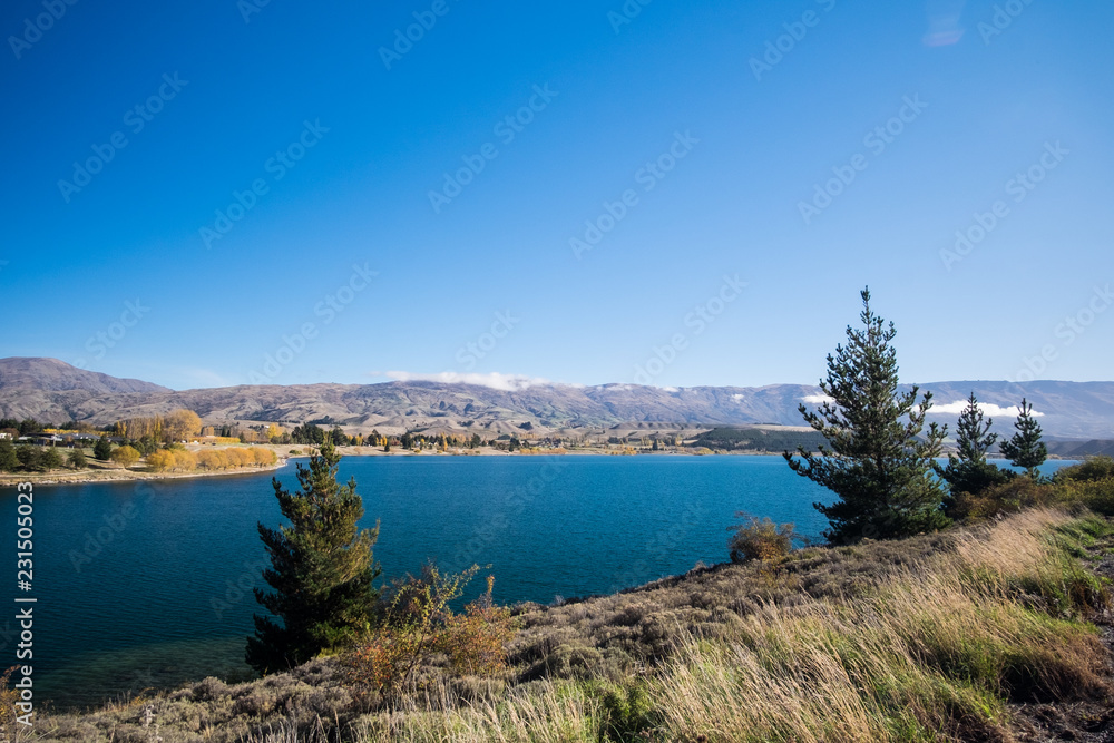 Mountain and lake in Queenstown