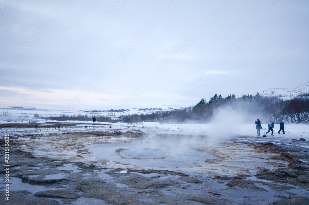 アイスランド 間欠泉 アイスランド 間欠泉