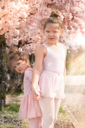 sisters girls ballerinas ballet dancers