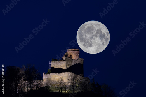 Zamek Chojnik z księżycem, Karkonosze