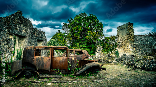 Oradour-sur-Glane ciel bleu © Fourcade.N