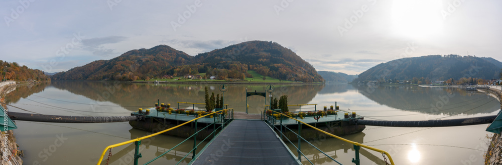 Fototapeta premium Grein Anlegestelle Panorama