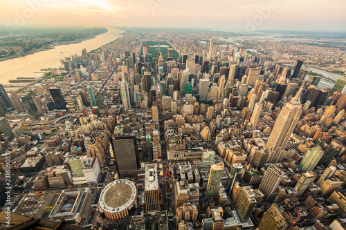 Canvas Print New York city at sunset aerial view