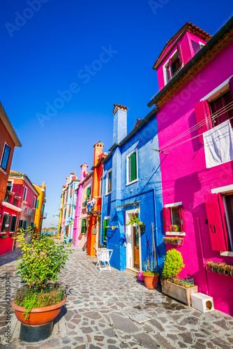 Obraz na płótnie Burano, colorful water city in Venice, Italy w salonie