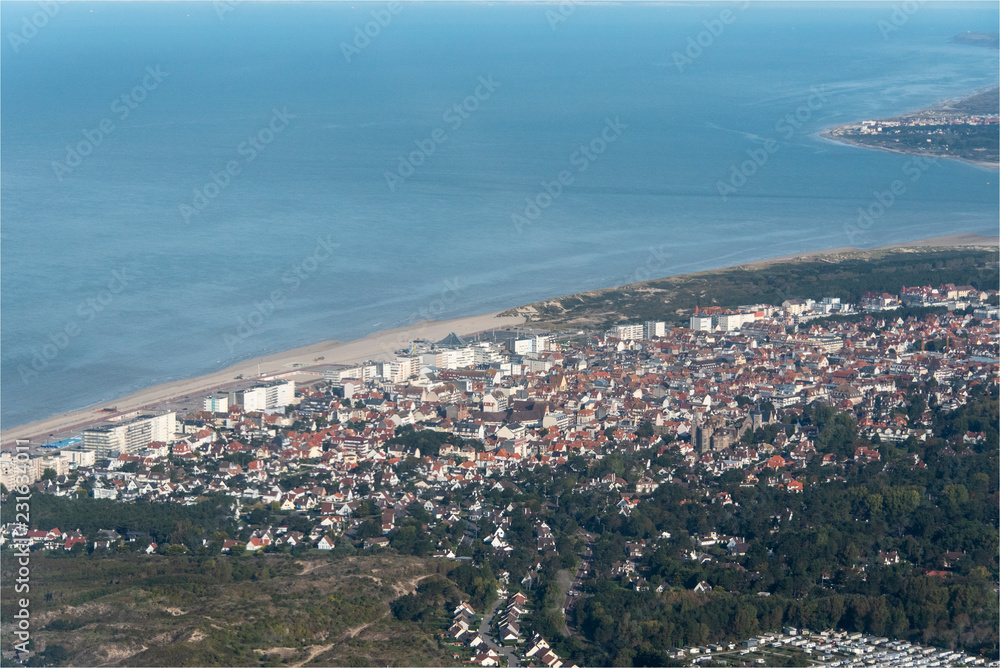 vue aérienne de la ville du Touquet dans le Pas-de-Calais en France