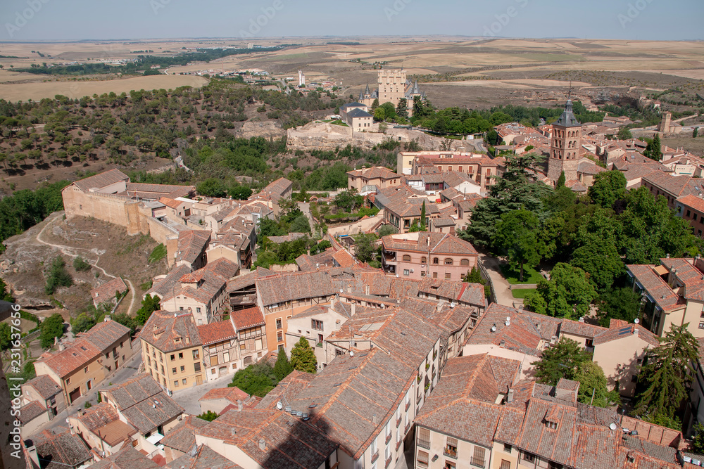 Vistas de la ciudad medieval de Segovia, España