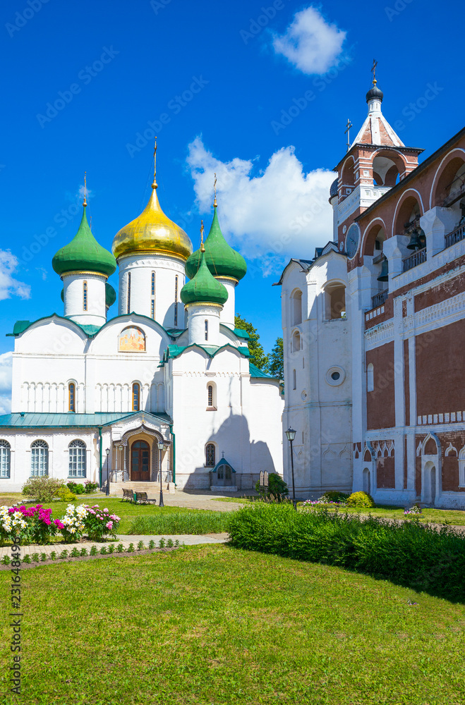 Obraz premium The ancient religious architecture of the Golden Ring area