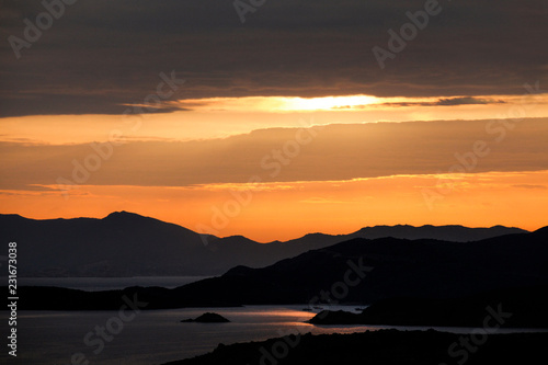 Tramonto sul mare e sulle montagne - Sardegna