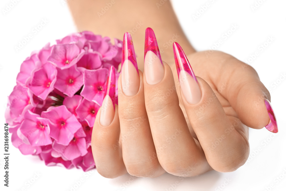 Fingernails with flowers
