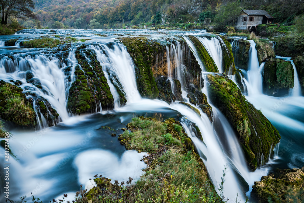 Fototapeta premium Strbacki buk waterfall on river Una in Bosnia and Herzegovina