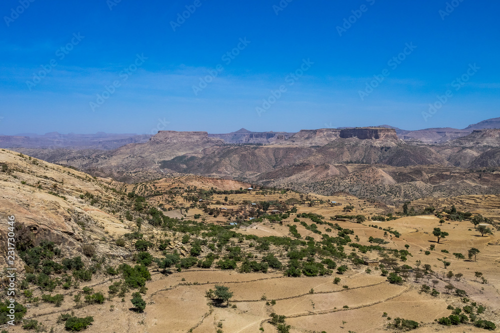 Äthiopien - Landschaft zwischen Hawzien und Aksum