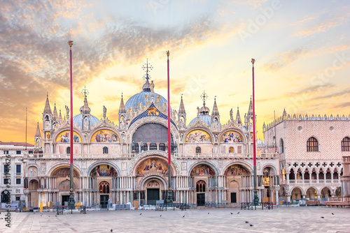 Fototapeta Basilica San Marco and Doge's Palace in the sunrise, Venice