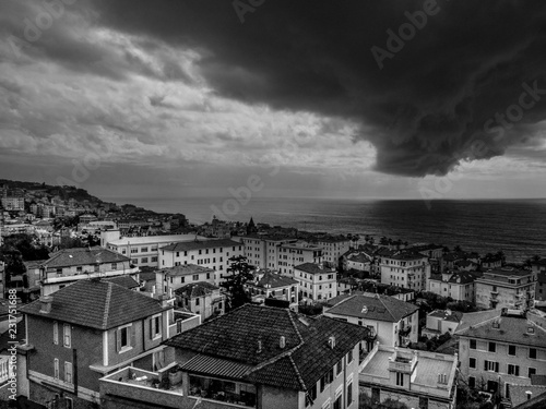 Storm clouds forming near city © Tobias