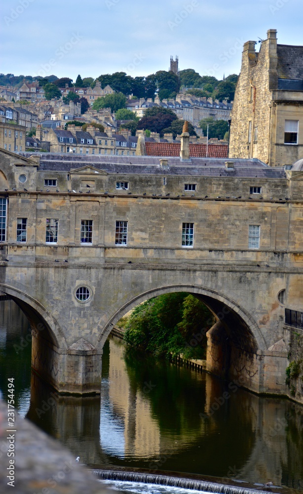 Fototapeta premium Bridge over Calm Water in Bath, U.K.