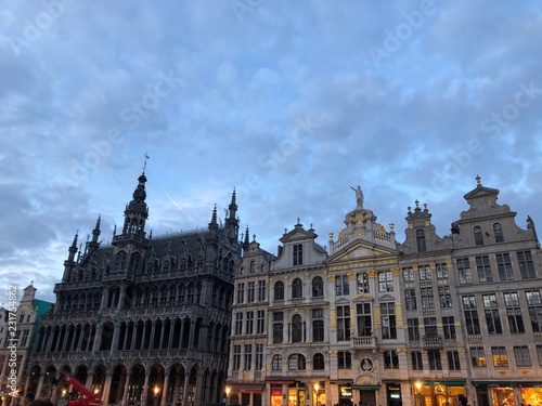 Edifici della Grande Place al tramonto, Bruxelles, Belgio
