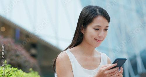 Woman read on smart phone for online Free Download Woman read on smart phone for online - GFXLoad
