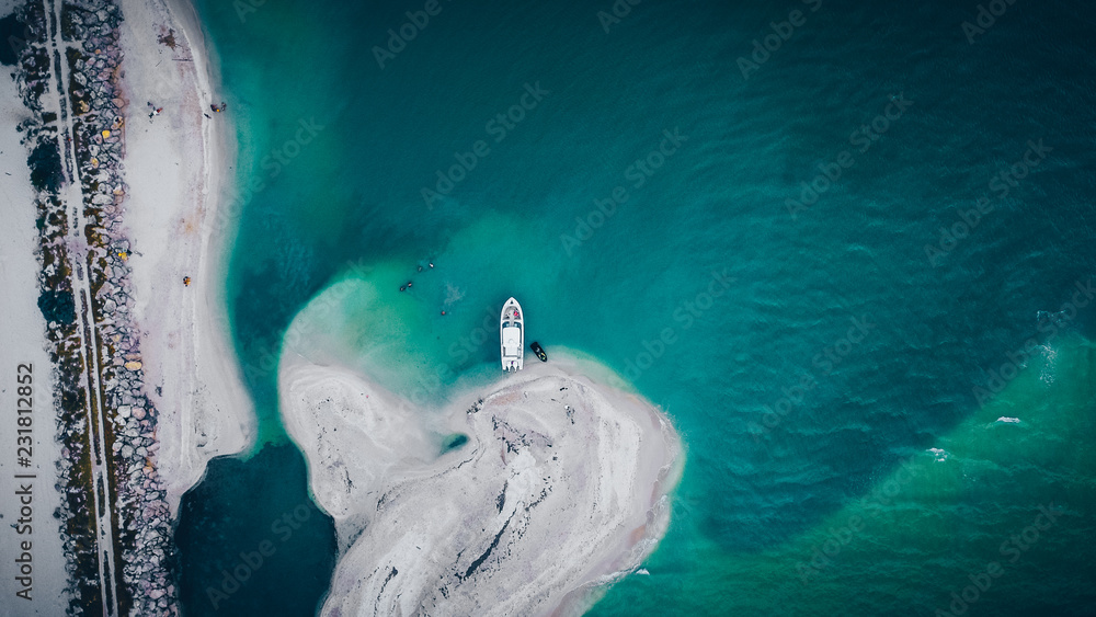 Fototapeta premium Boat in the Shore