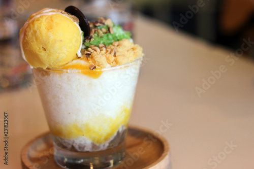 Bingsu mango ice cream sticky rice 