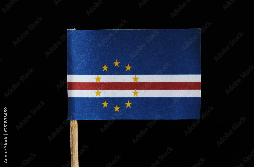 Với lá cờ quốc gia Cape Verde được gắn trên trong hình ảnh, bạn sẽ cảm thấy mạnh mẽ hơn và tự hào hơn về đất nước Cape Verde. Lá cờ với các màu sắc đẹp tạo nên sự mạnh mẽ và quyết đoán, cặp với hình ảnh đẹp của chính quê hương của Cape Verde để tạo ra một bức ảnh tự hào.