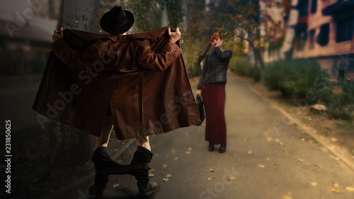 Fotografie exhibitionist scares passersby