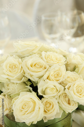 Bouquet da sposa  di rose bianche molto elegante