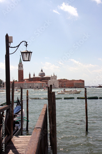 Quai d'embarquement sur le grand canal de Venise